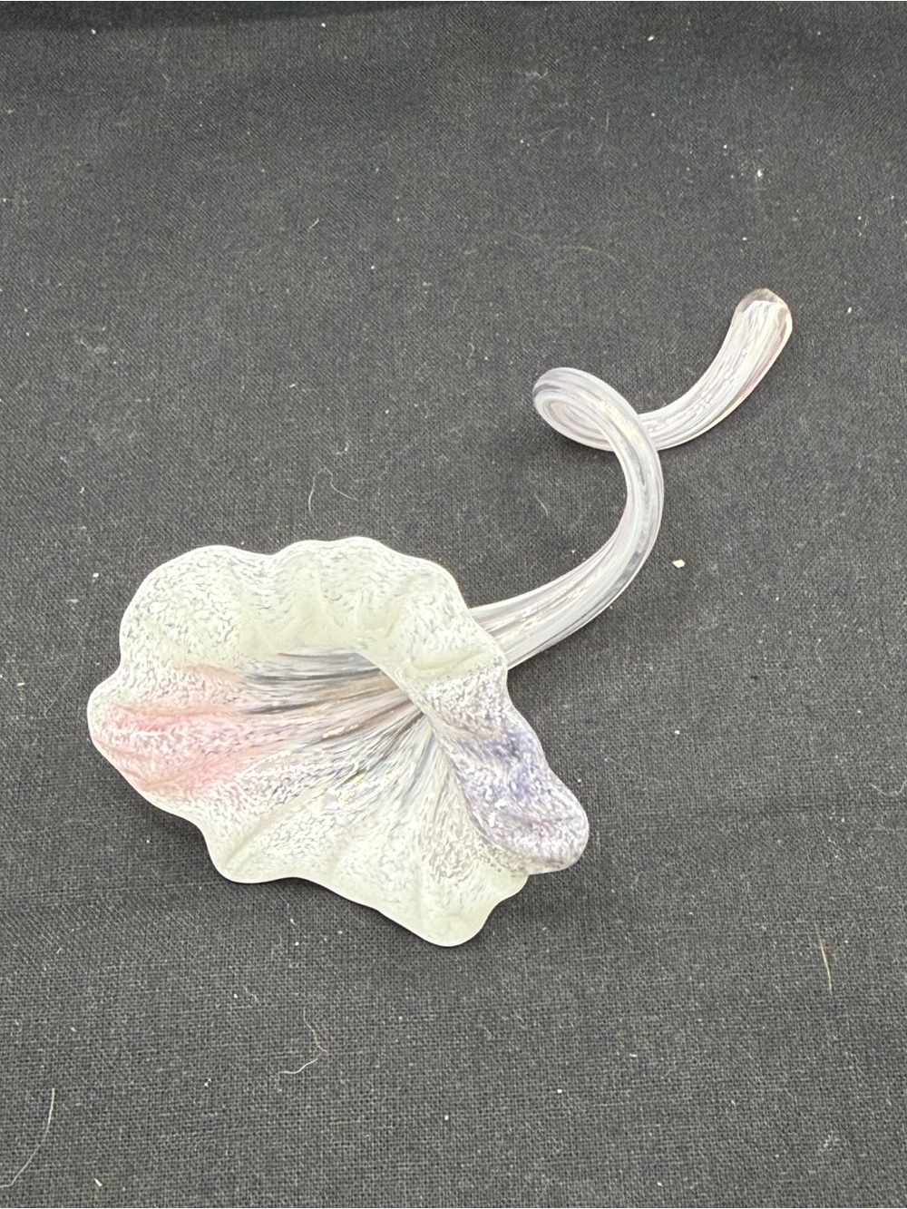 Stunning Vintage Hand-Blown Art Glass Trumpet Flower Figurine